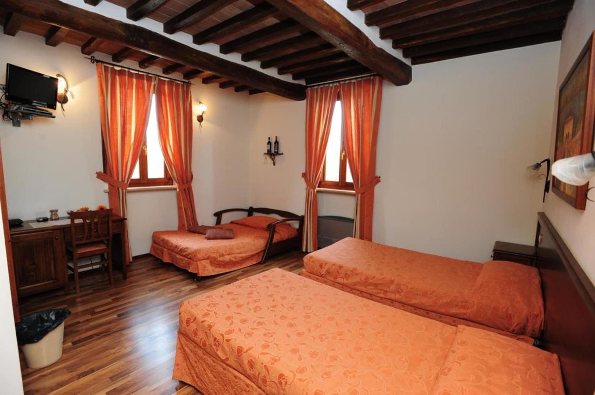 Fonte Dei Tufi 3* Siena